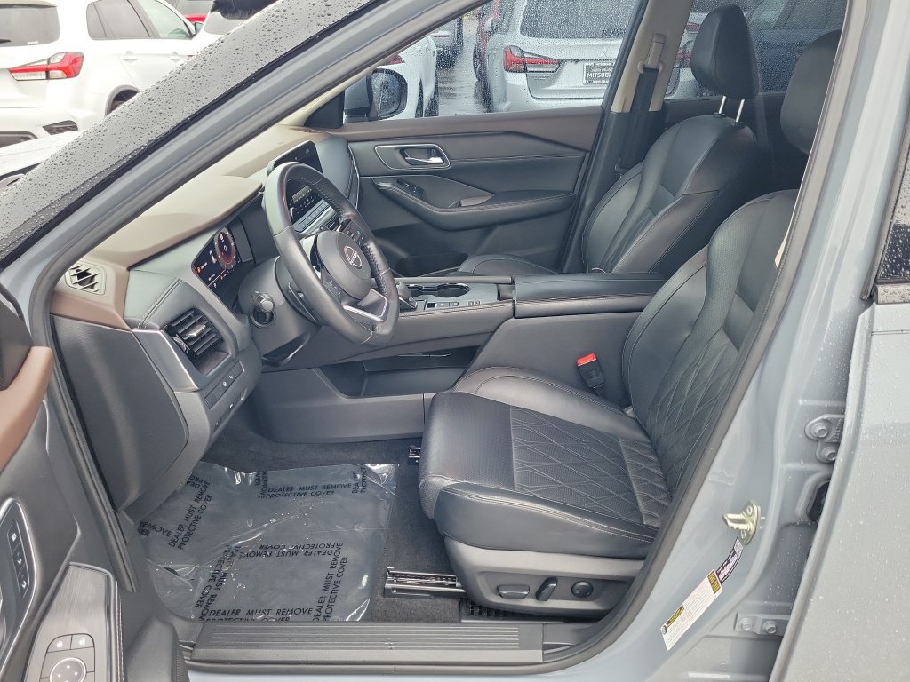 Used 2022 Nissan Rogue Platinum w/ Head-Up Display Package FWD image 16