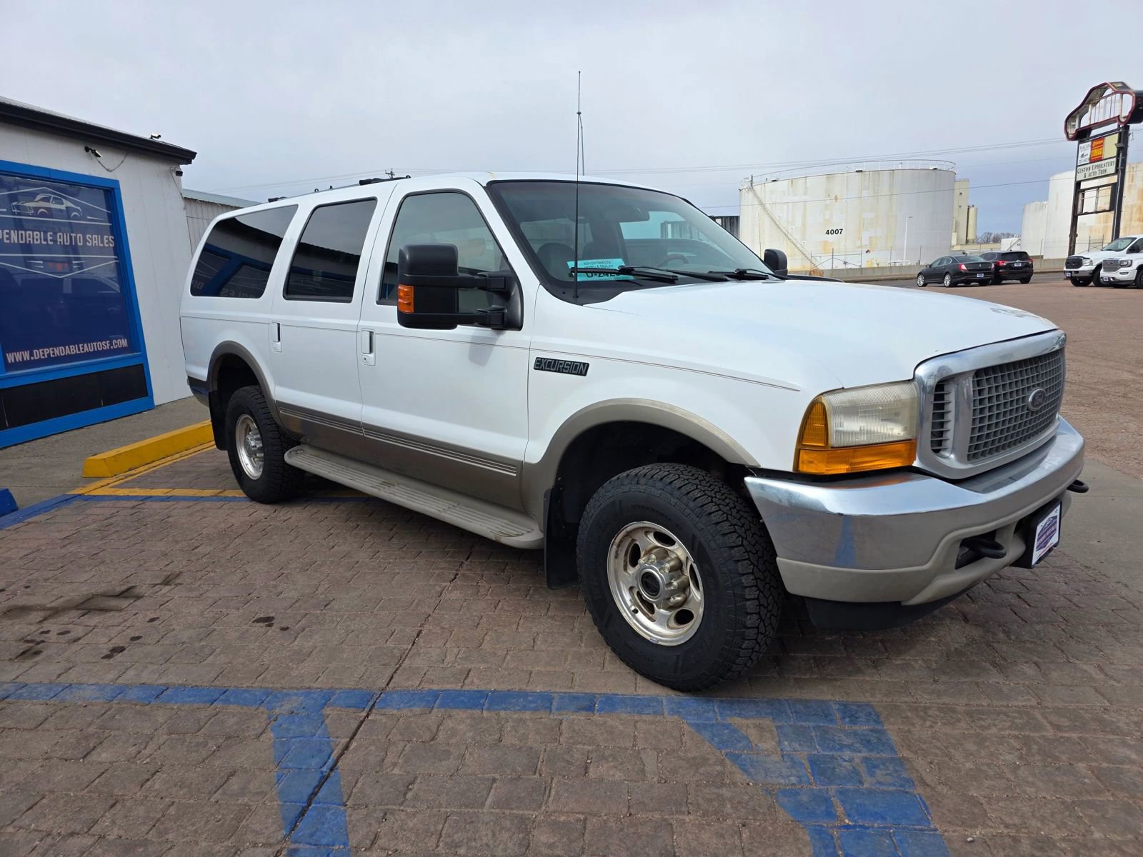 Used 2000 Ford Excursion Limited image 3