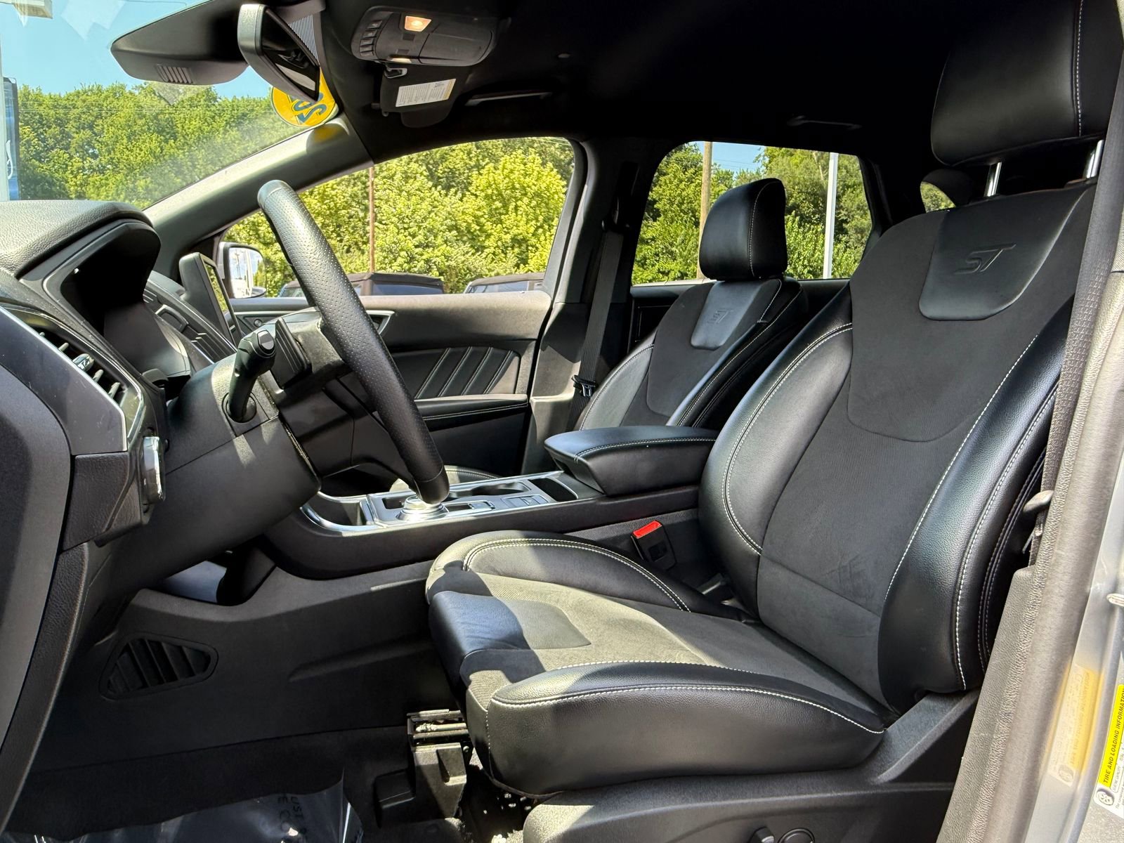 Used 2024 Ford Edge ST image 10