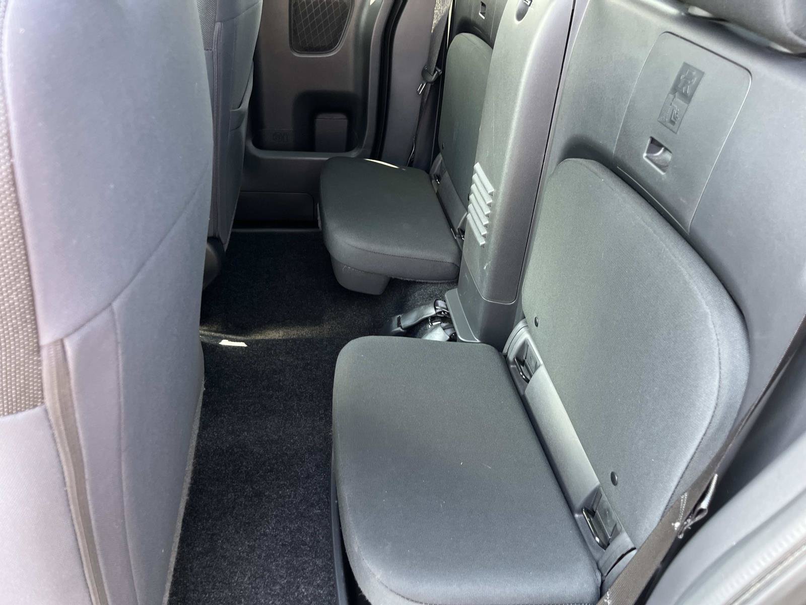 Used 2025 Nissan Frontier SV RWD image 19