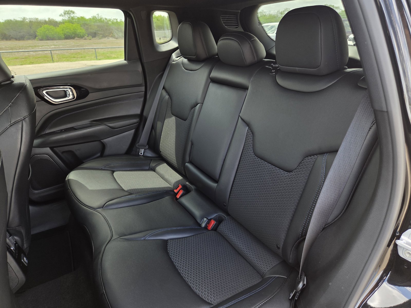 New 2026 Jeep Compass Latitude AWD/4WD image 22