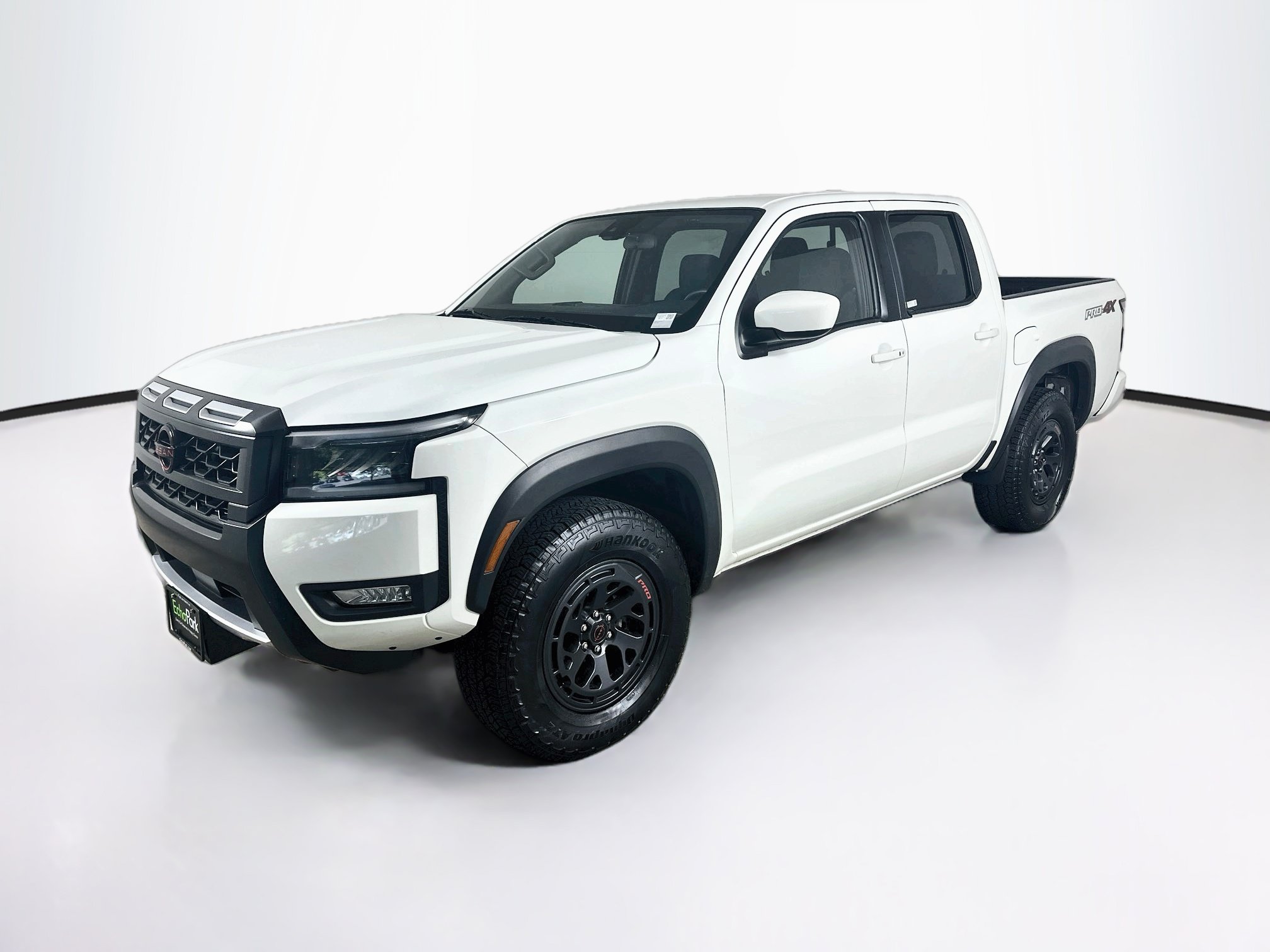 Used 2026 Nissan Frontier PRO-4X AWD/4WD image 3