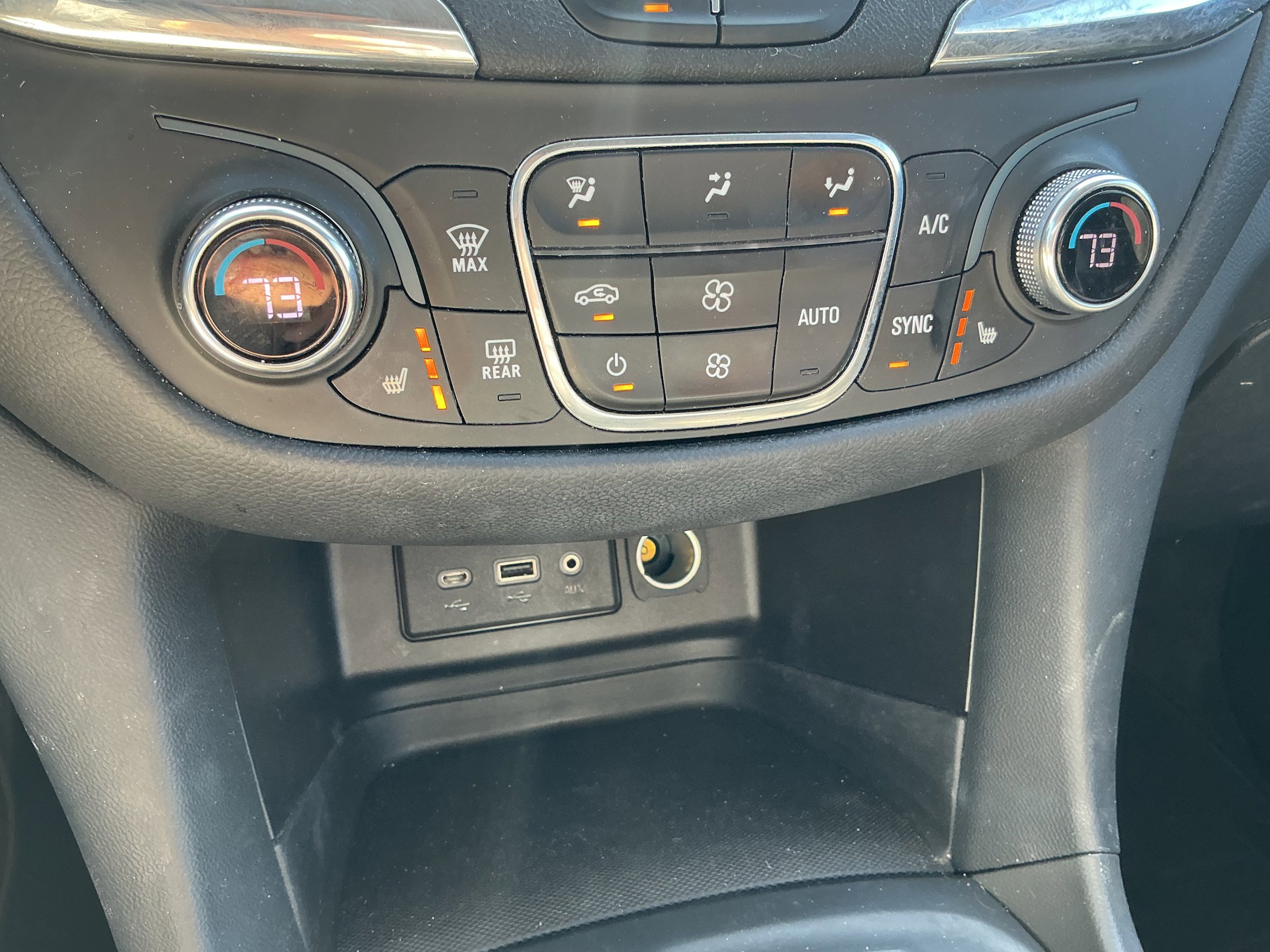 Certified 2023 Chevrolet Equinox LT AWD/4WD image 9