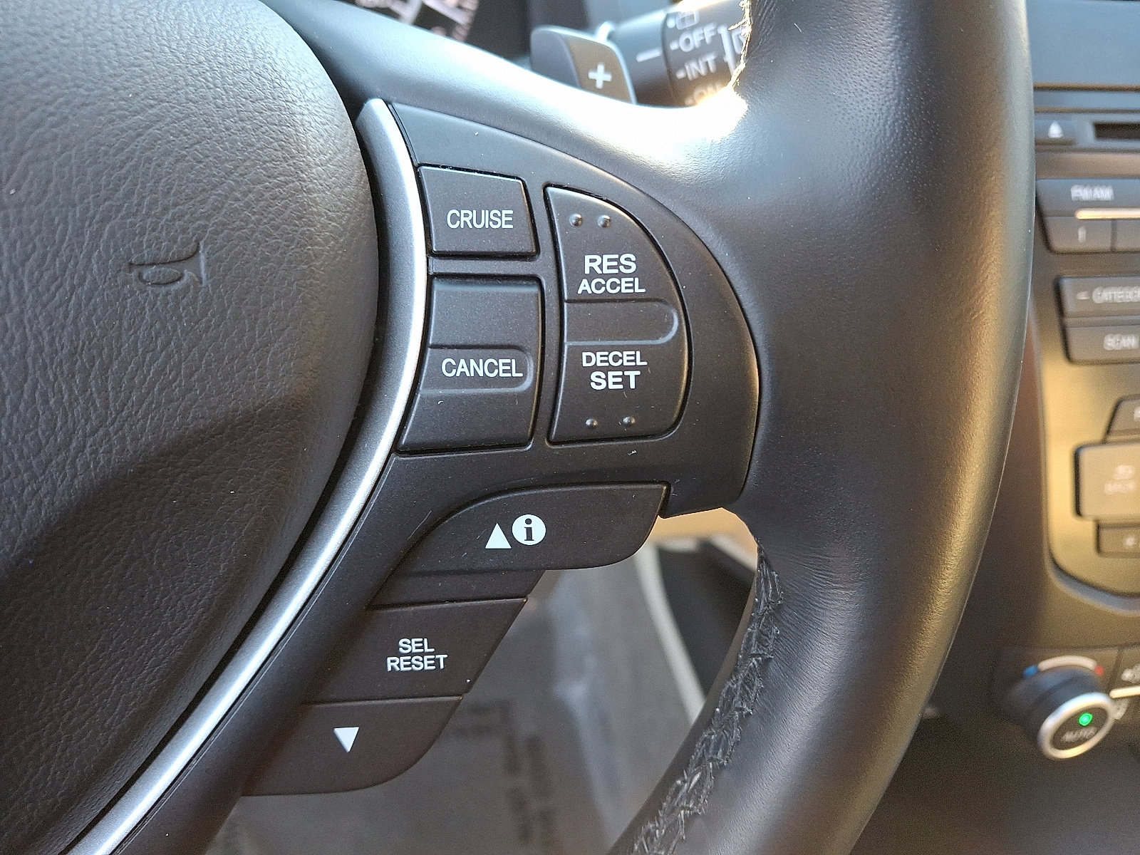 Used 2018 Acura RDX AWD image 23