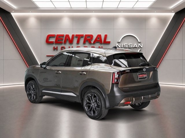 New 2027 Nissan Kicks SR w/ SR Premium Package FWD image 3