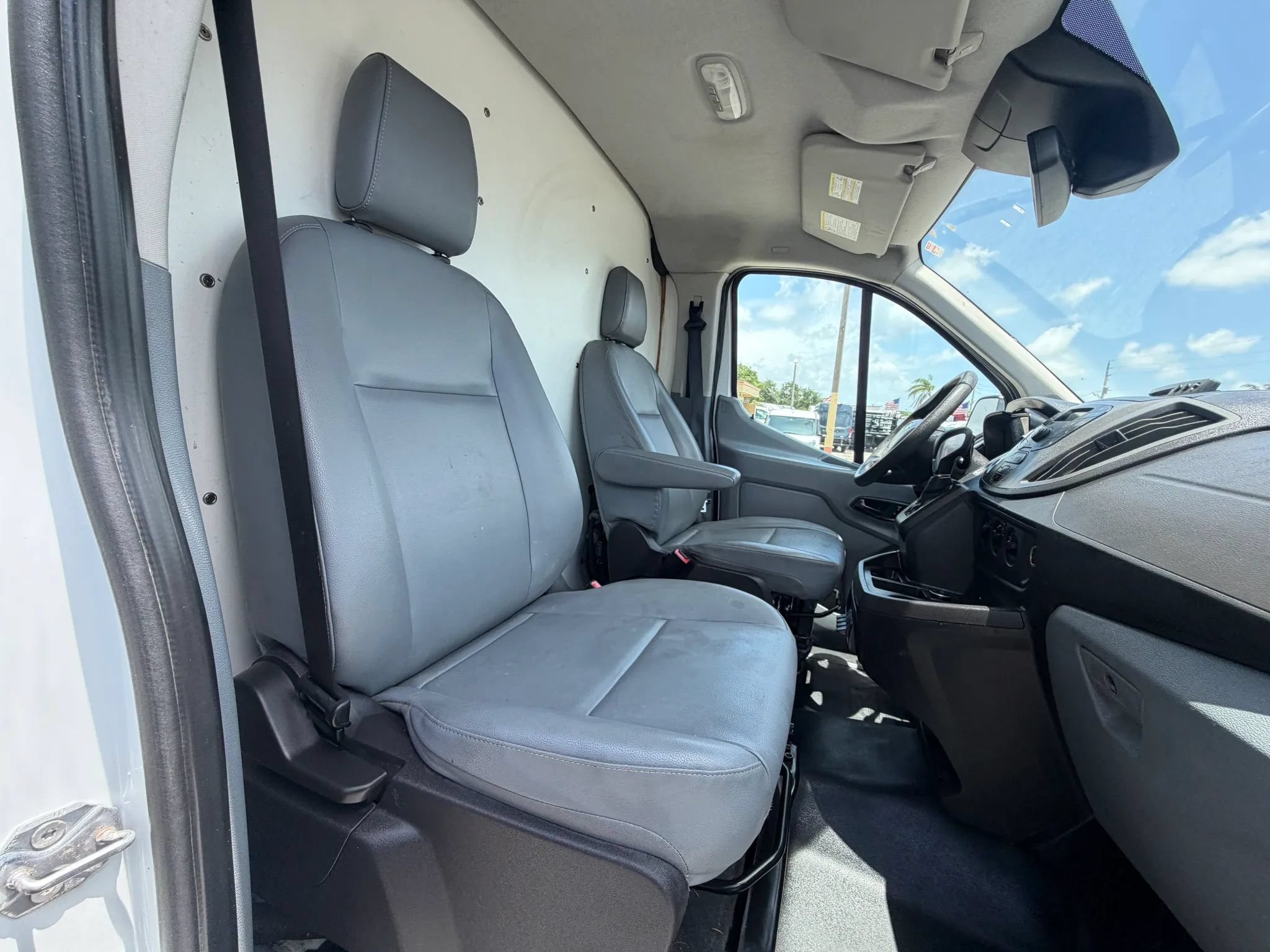 Used 2018 Ford Transit 150 130 Low Roof RWD image 17