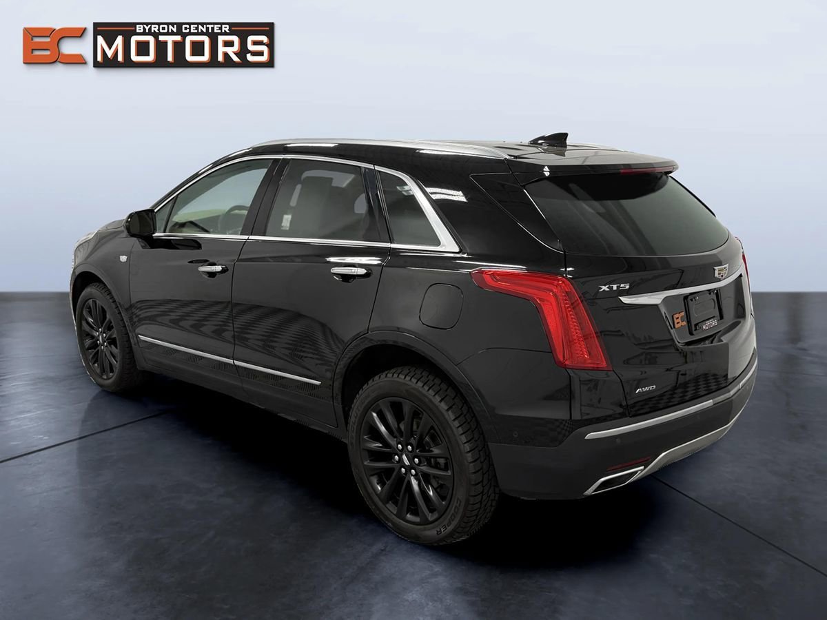 Used 2018 Cadillac XT5 Platinum w/ Driver Assist Package AWD/4WD image 4
