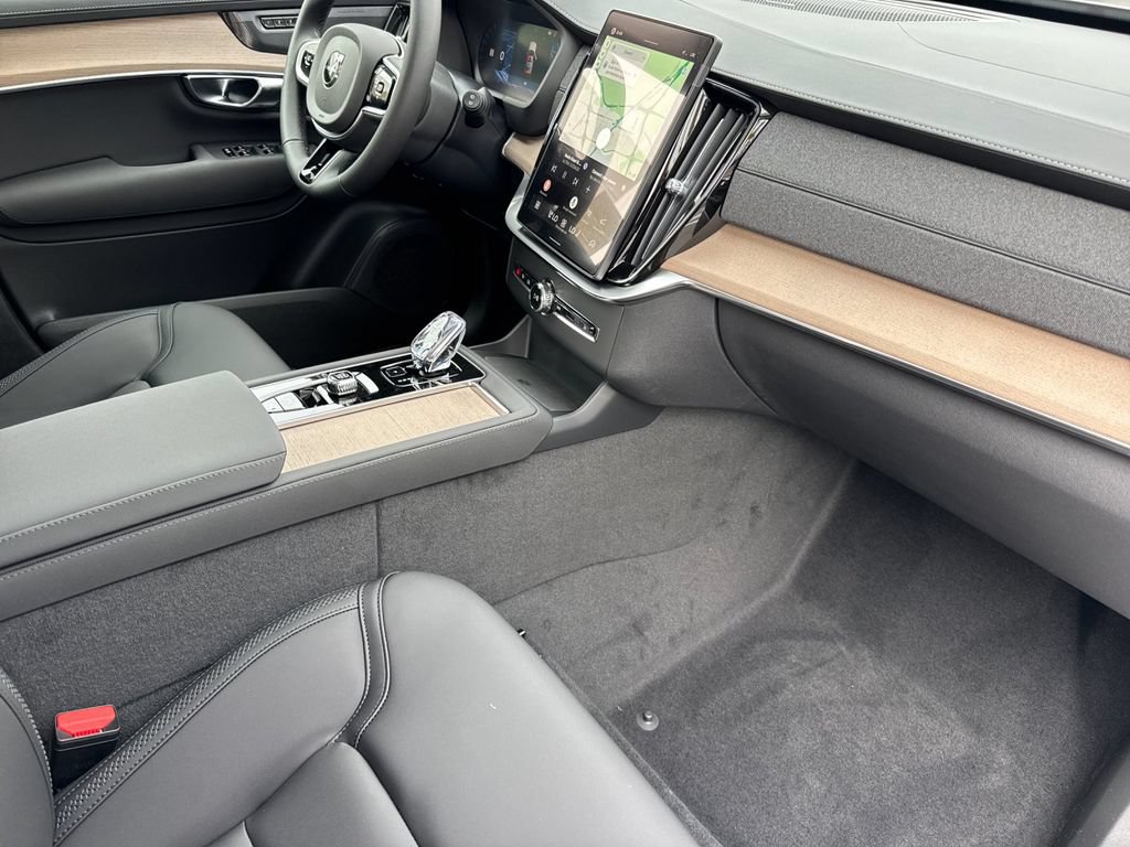 New 2026 Volvo XC90 T8 Plus w/ Protection Package AWD/4WD image 16