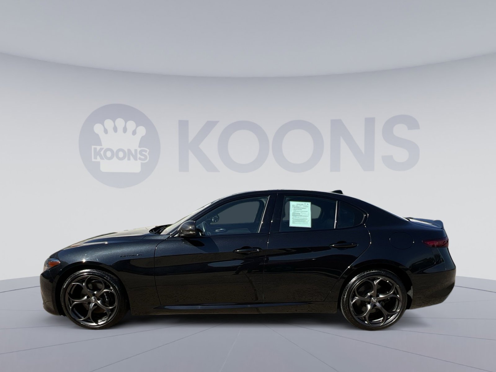 Used 2023 Alfa Romeo Giulia Estrema AWD/4WD image 13