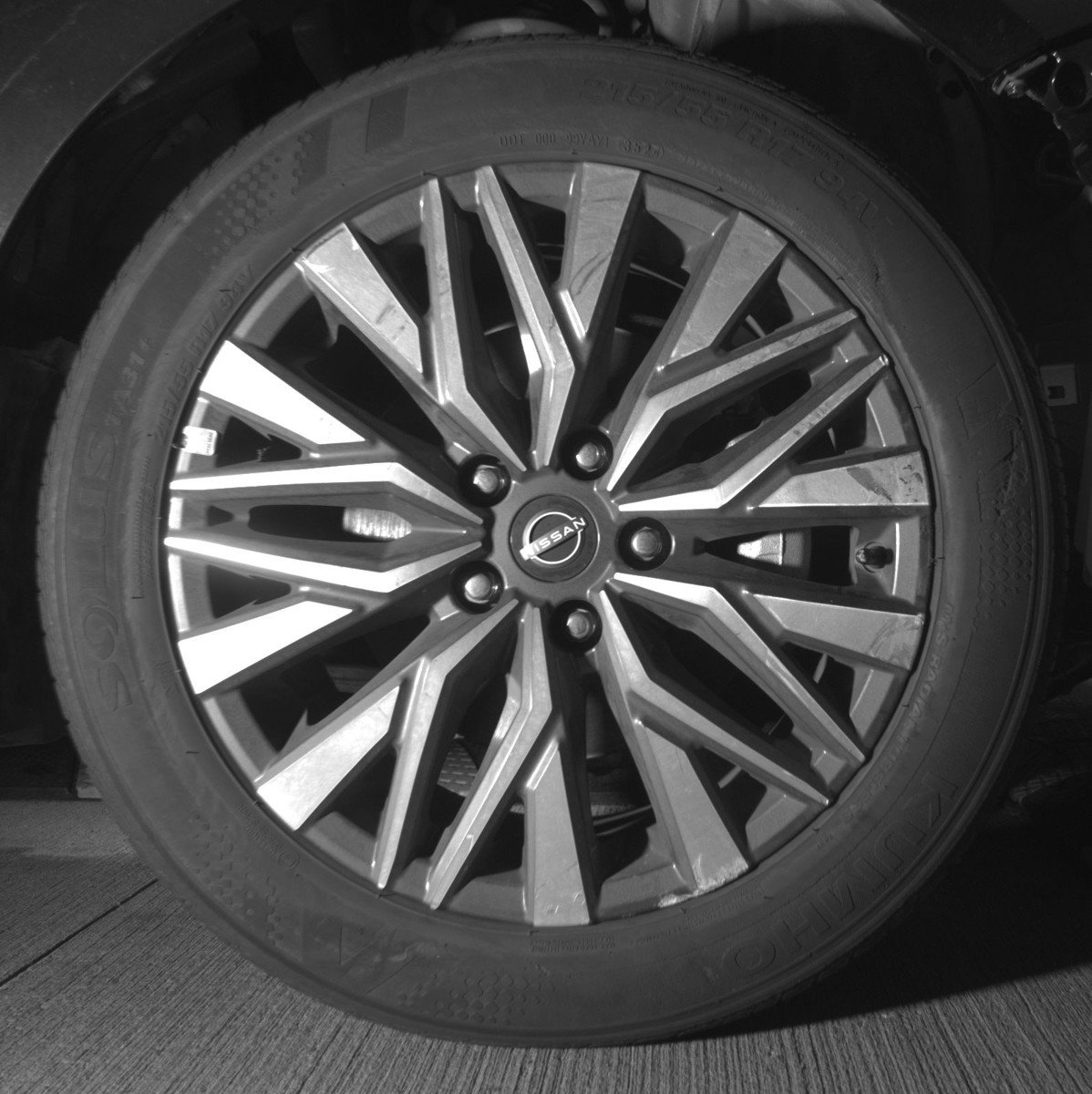 Used 2025 Nissan Altima 2.5 SV FWD image 13