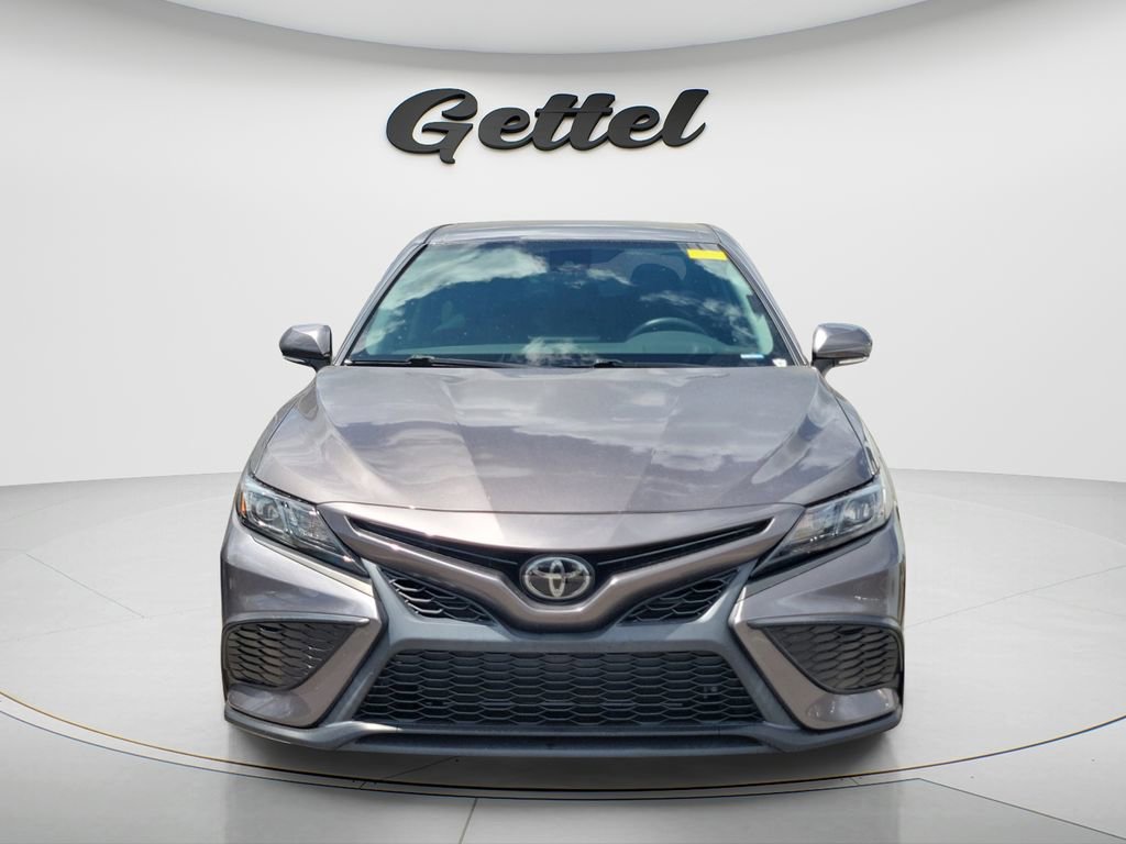 Used 2022 Toyota Camry SE w/ Convenience Package image 5