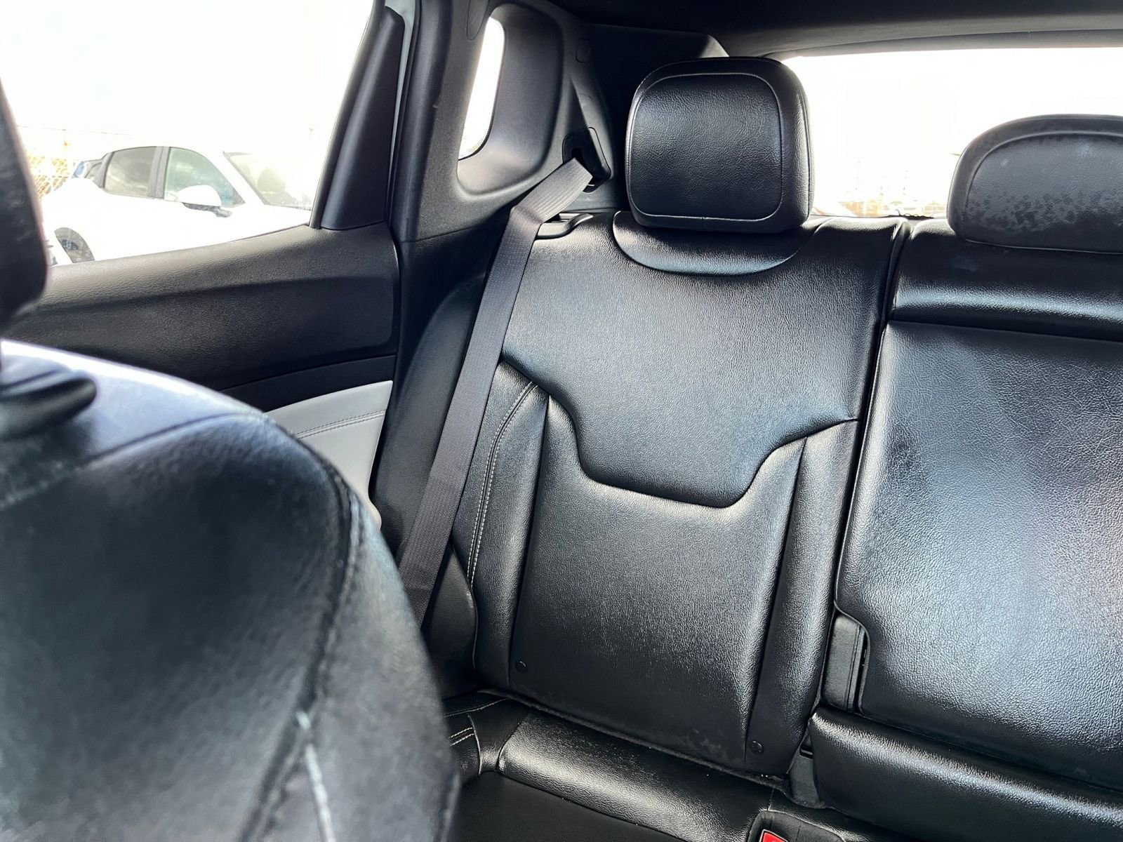 Used 2025 Jeep Compass Limited image 40