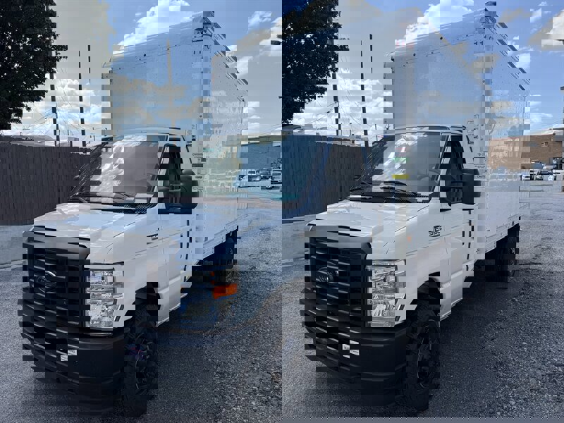 Used 2023 Ford E-350 and Econoline 350 Super Duty w/ Power Windows & Locks Group image 11