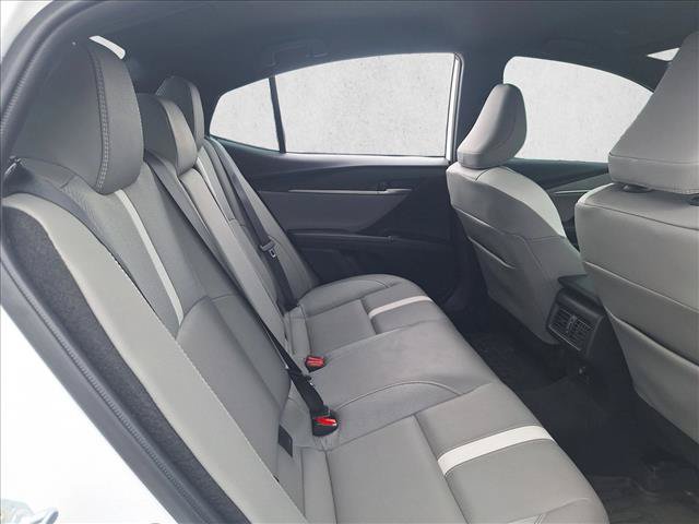 Used 2026 Toyota Camry SE FWD image 16