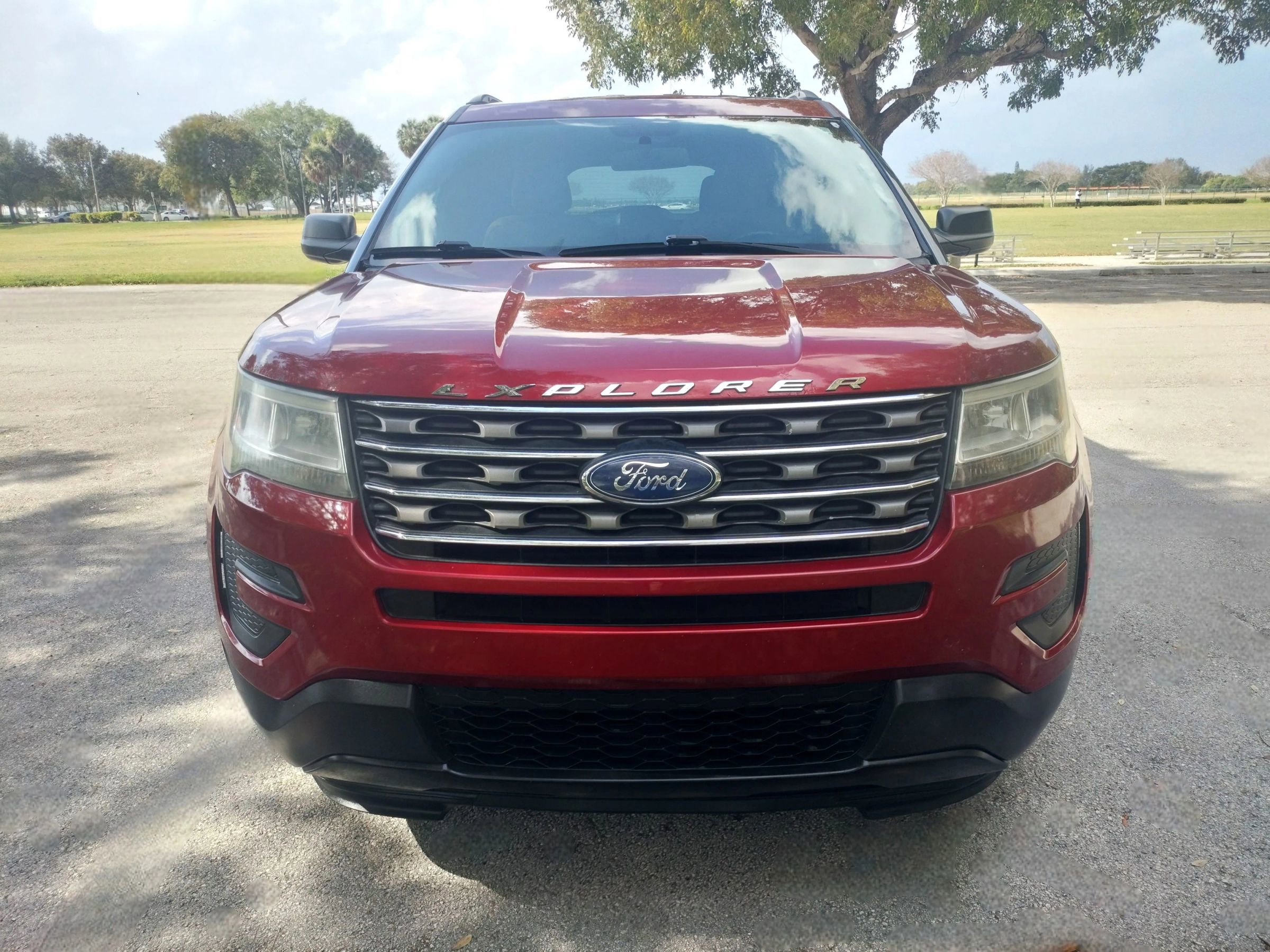 Used 2017 Ford Explorer FWD image 2