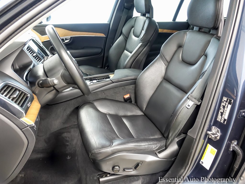 Used 2022 Volvo XC90 T6 Momentum w/ Protection Package image 9