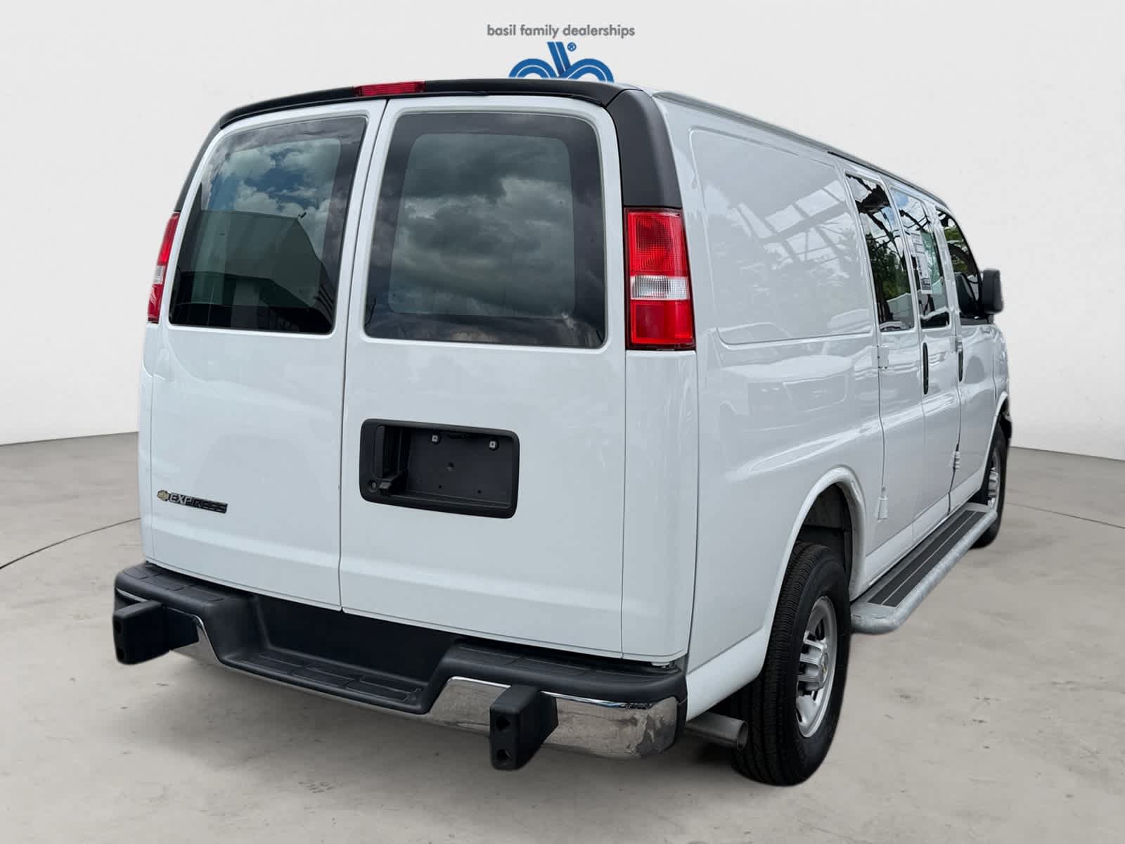 Used 2022 GMC Savana 2500 w/ Driver Convenience Package RWD image 6