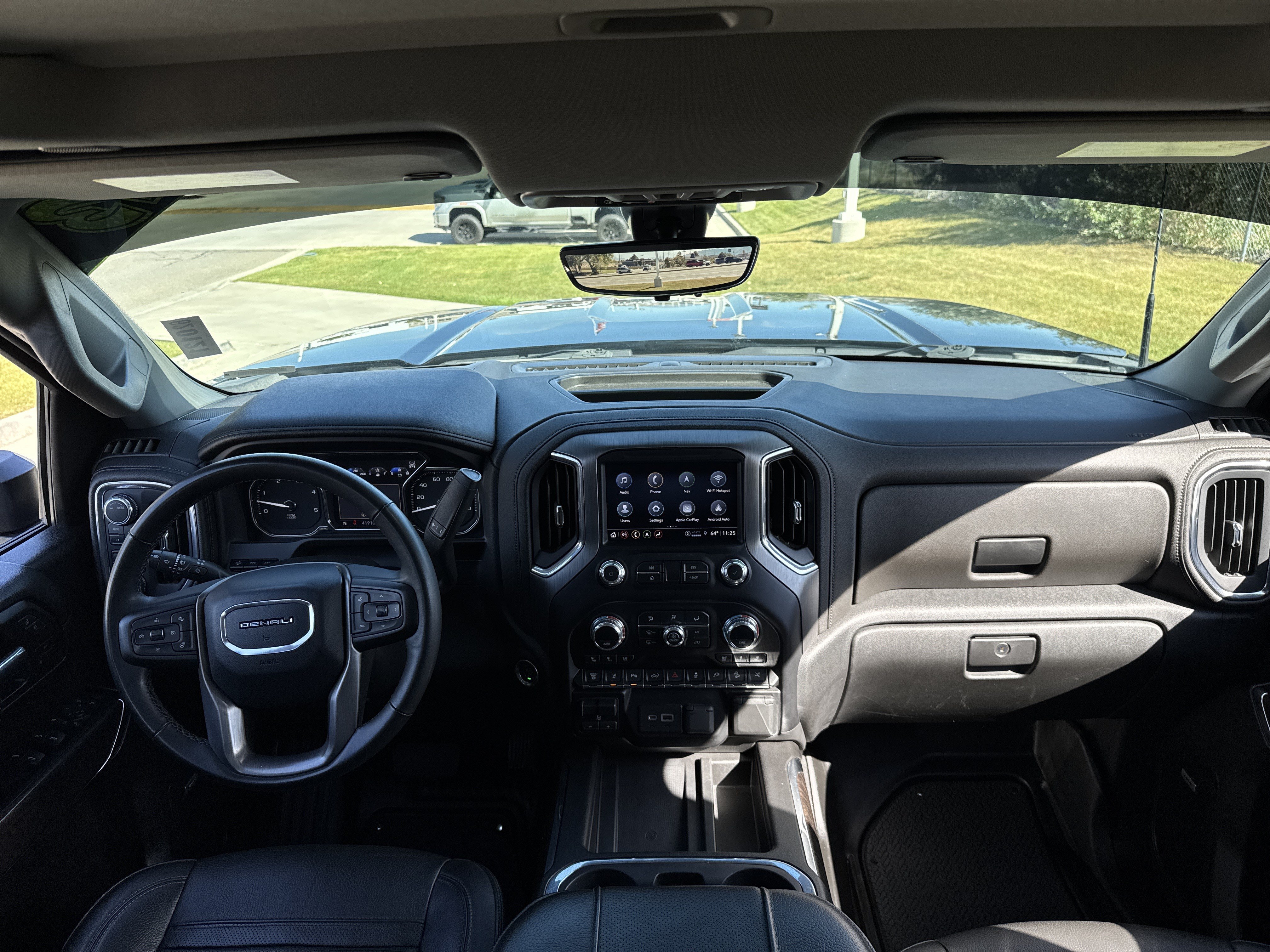 Used 2023 GMC Sierra 3500 Denali w/ Denali Black Diamond Edition AWD/4WD image 19
