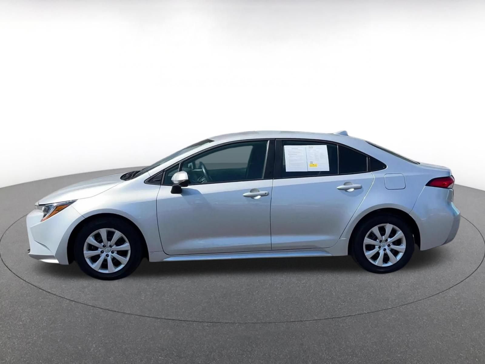 Used 2025 Toyota Corolla LE FWD image 8