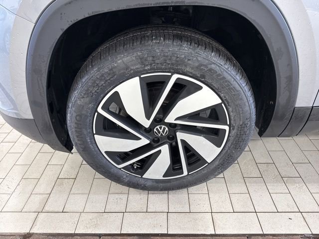 Used 2024 Volkswagen Atlas SE image 31