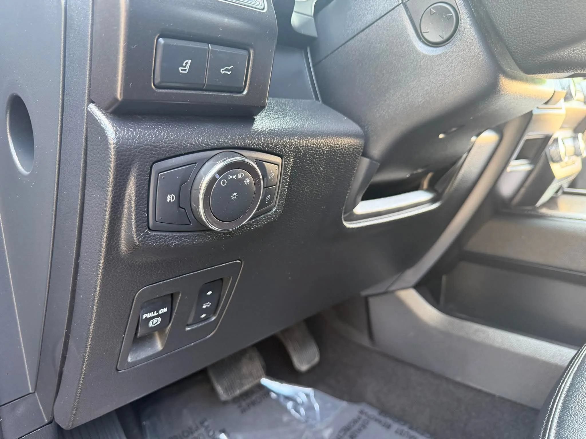 Used 2019 Ford Expedition Max Limited RWD image 9