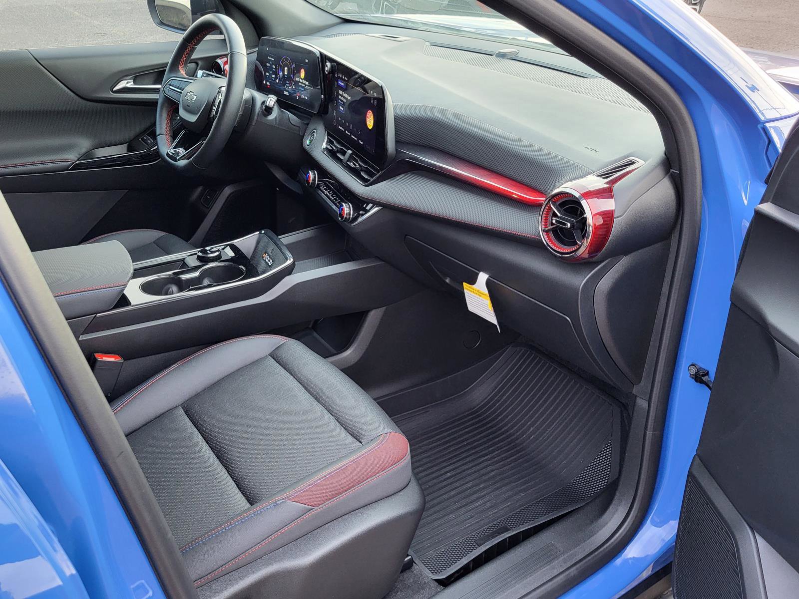 Used 2025 Chevrolet Equinox RS w/ Safety and Technology Package image 9