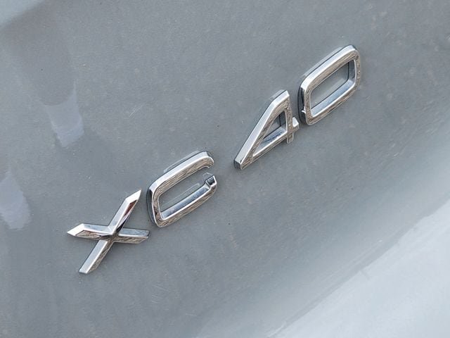 Certified 2025 Volvo XC40 B5 Plus AWD/4WD image 18