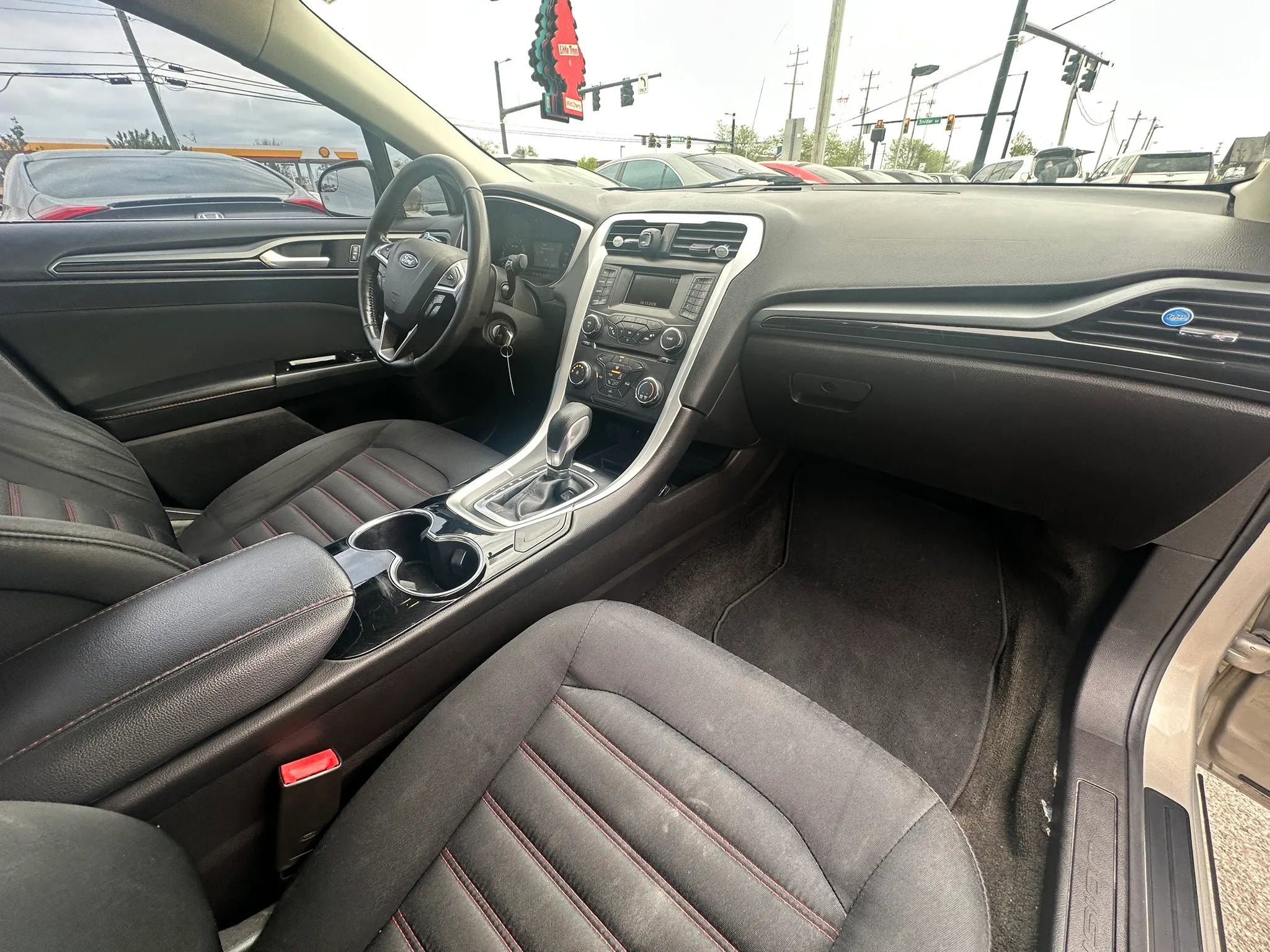 Used 2016 Ford Fusion SE w/ Equipment Group 201A image 26