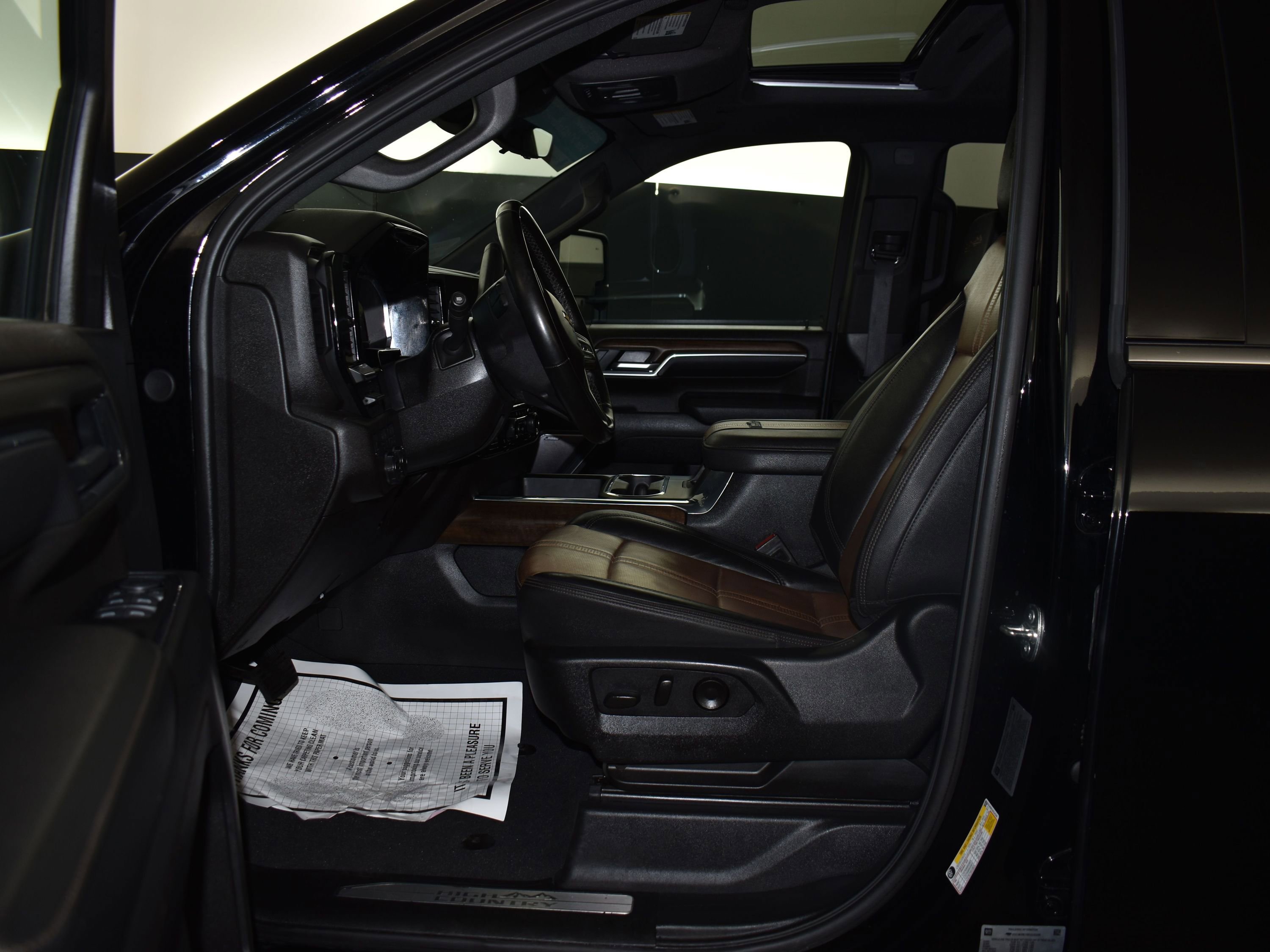 Used 2025 Chevrolet Silverado 2500 High Country w/ High Country Premium Package image 27