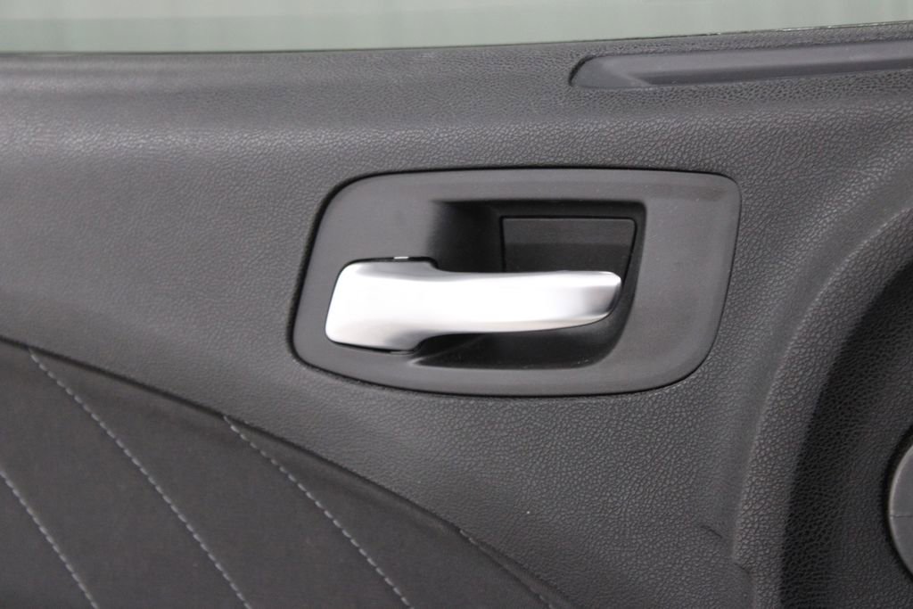 Used 2019 Dodge Charger SXT RWD image 39