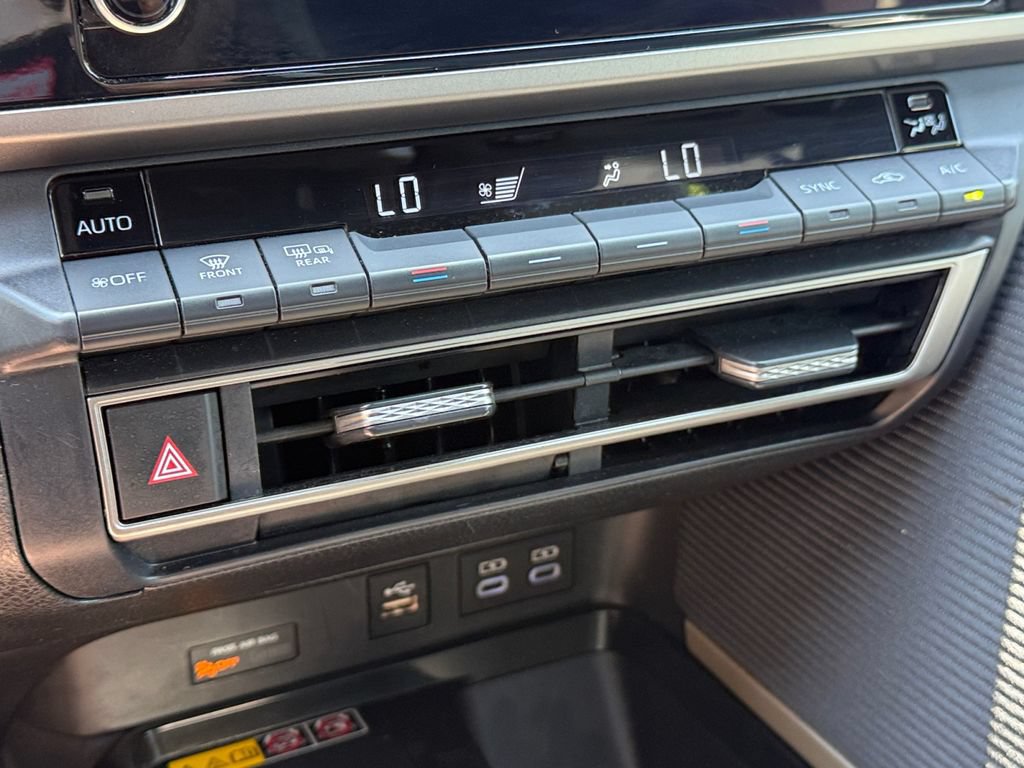 Certified 2025 Toyota Camry SE FWD image 37