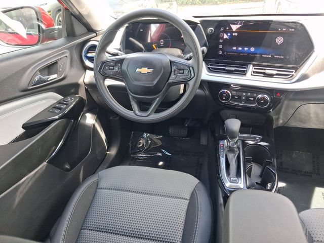 Used 2026 Chevrolet Trax LT FWD image 8