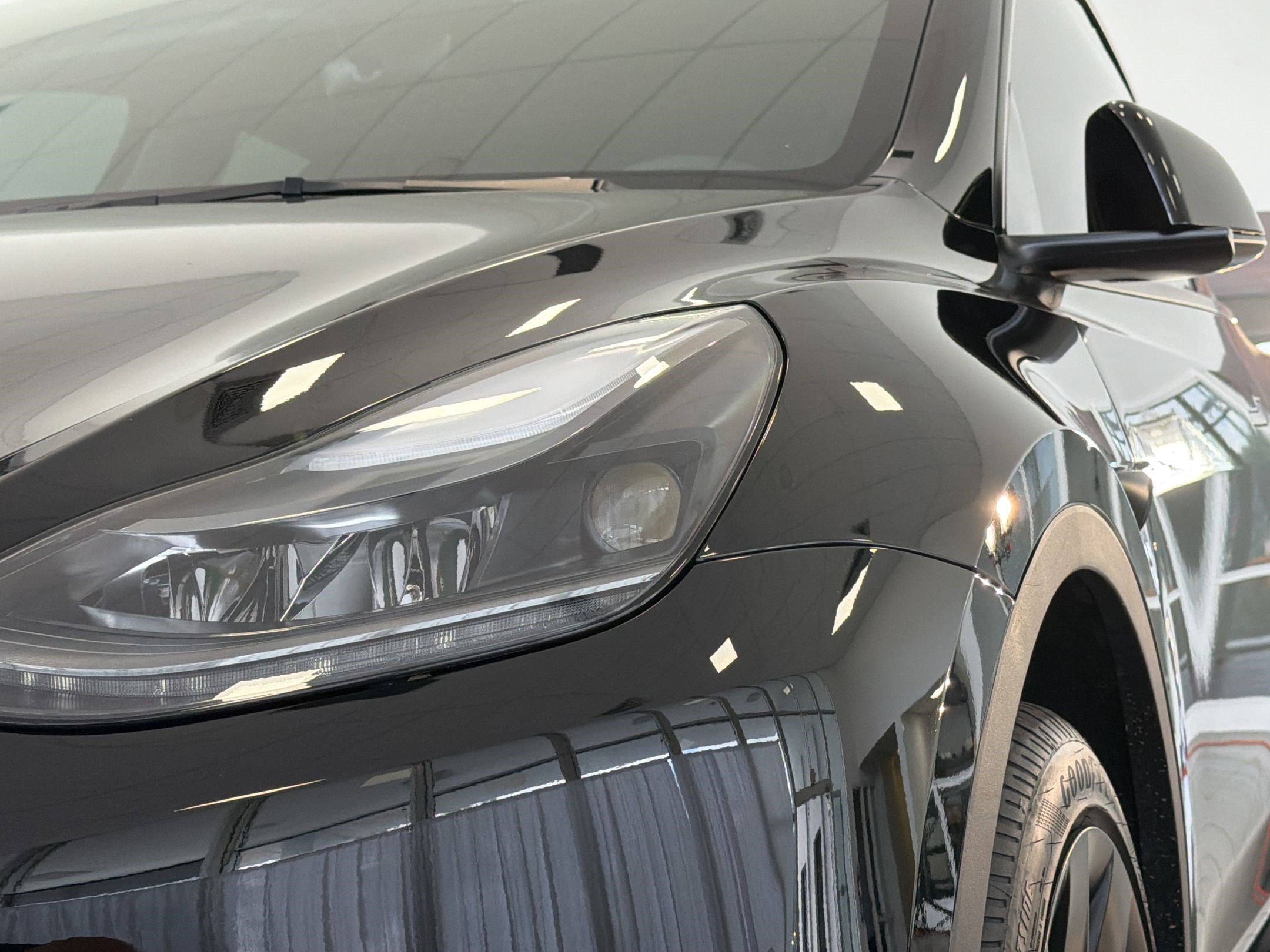 Used 2023 Tesla Model Y 2WD image 11
