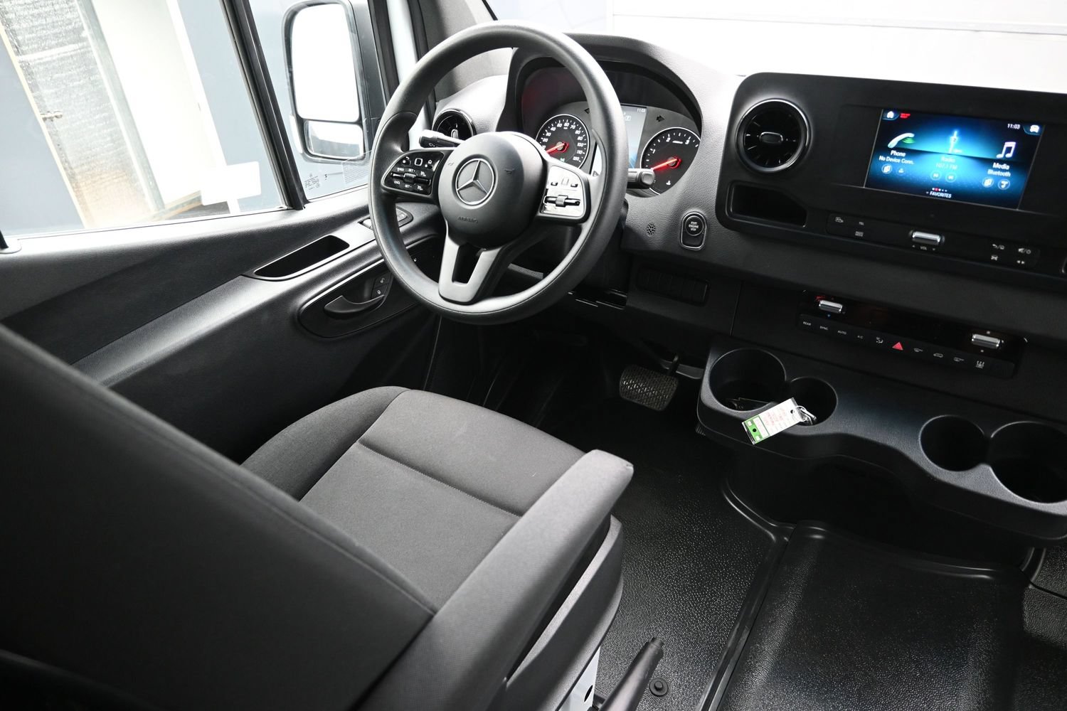 Used 2024 Mercedes-Benz Sprinter 2500 image 24