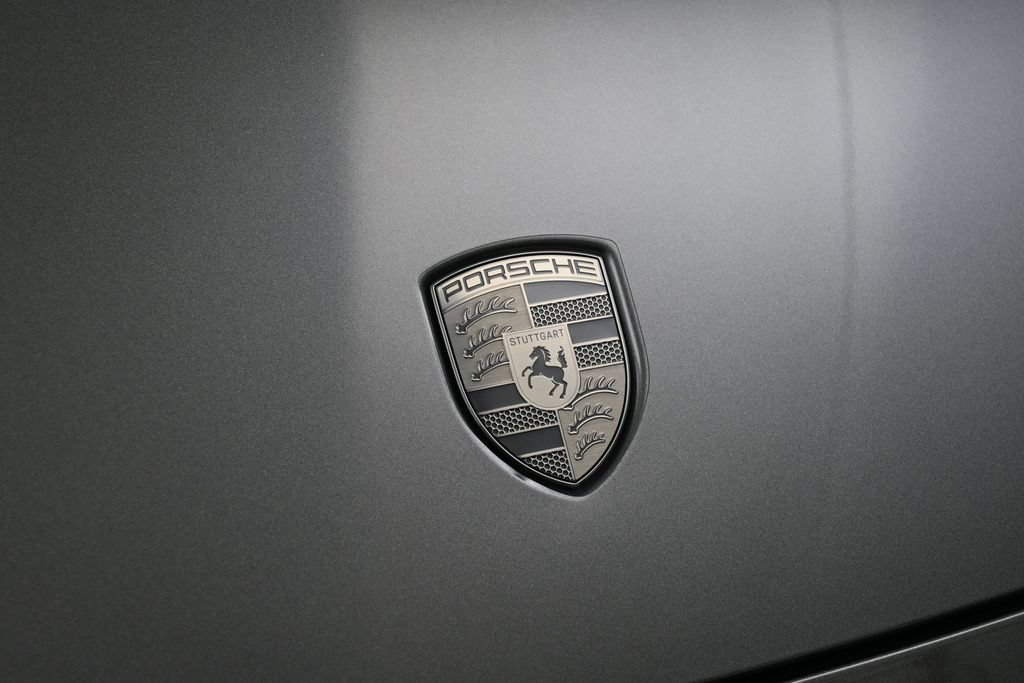 Certified 2025 Porsche Macan Turbo Electric AWD/4WD image 13