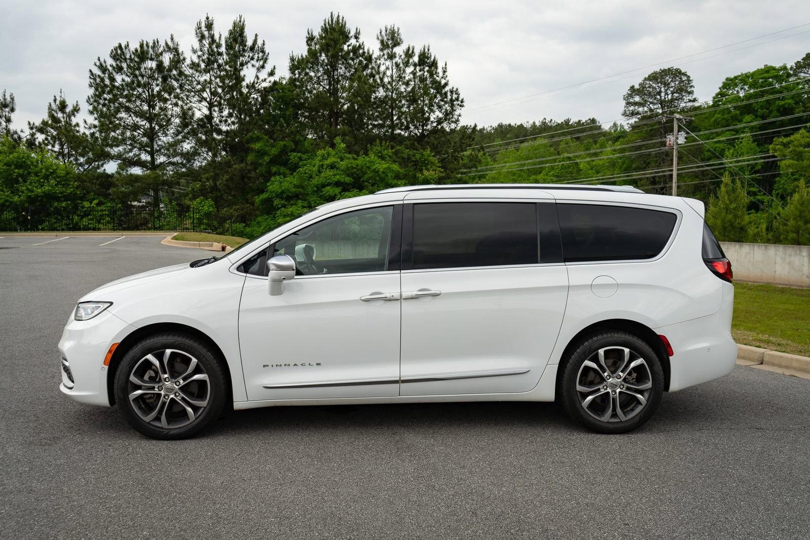 Used 2021 Chrysler Pacifica Pinnacle AWD/4WD image 5