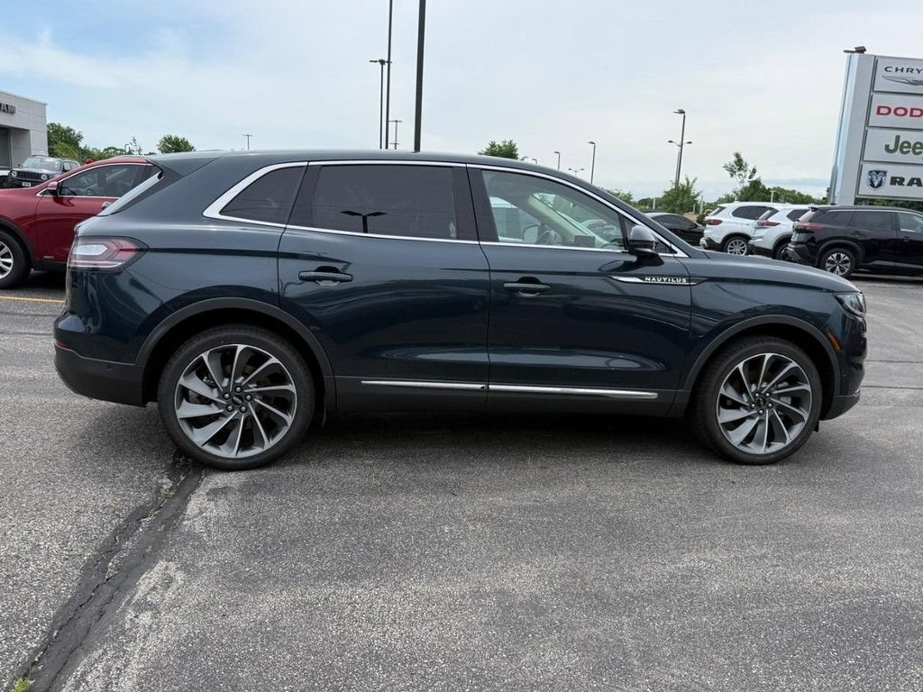 Used 2023 Lincoln Nautilus Reserve w/ Equipment Group 202A AWD/4WD image 2
