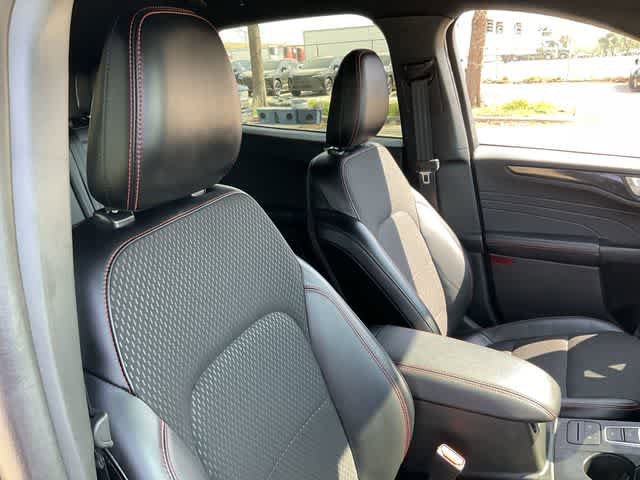 Used 2025 Ford Escape ST-Line Select AWD/4WD image 19