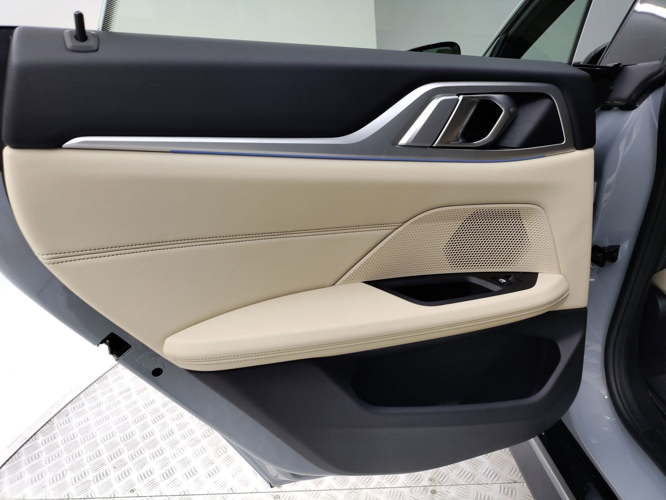 Certified 2023 BMW i4 eDrive40 w/ M Sport Package image 28