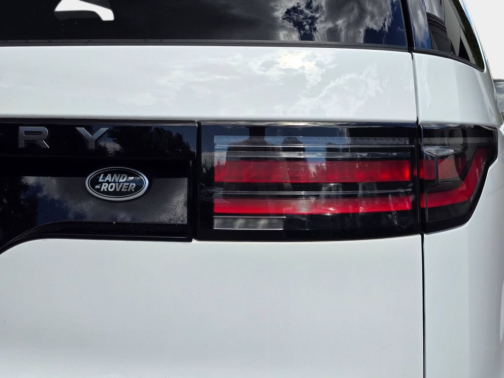 Used 2023 Land Rover Discovery S R-Dynamic AWD/4WD image 39