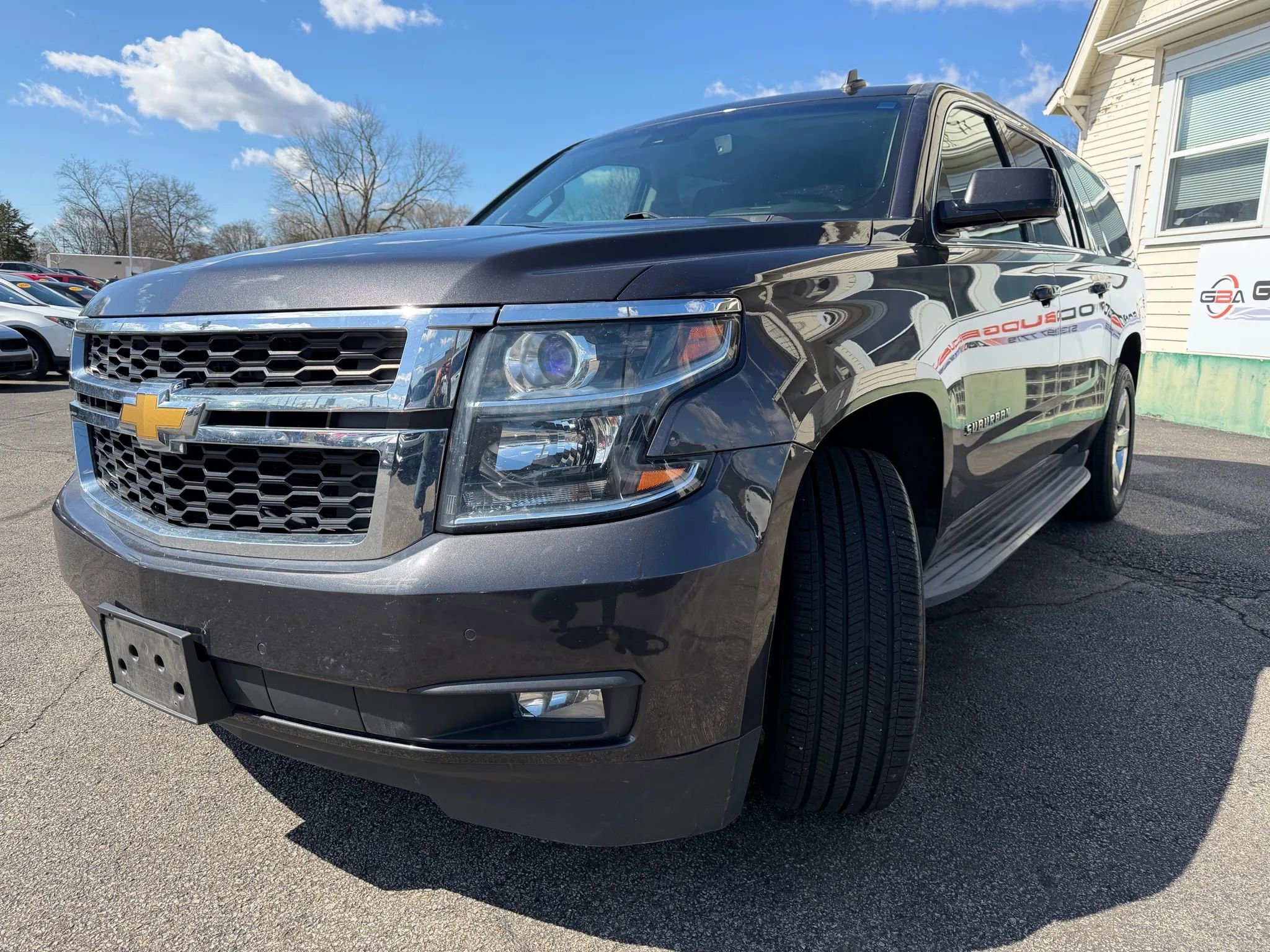 Used 2015 Chevrolet Suburban LT w/ Luxury Package AWD/4WD image 9