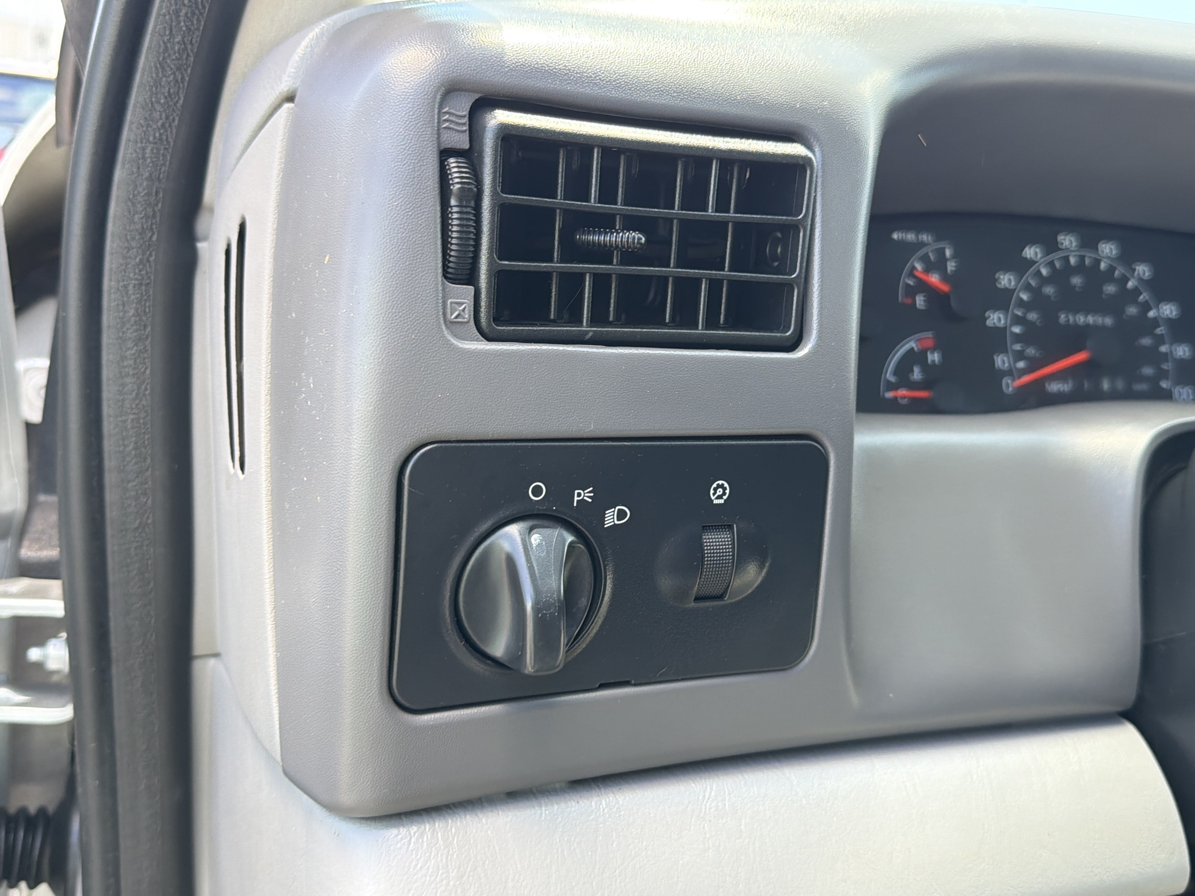 Used 2001 Ford F250 XLT RWD image 15