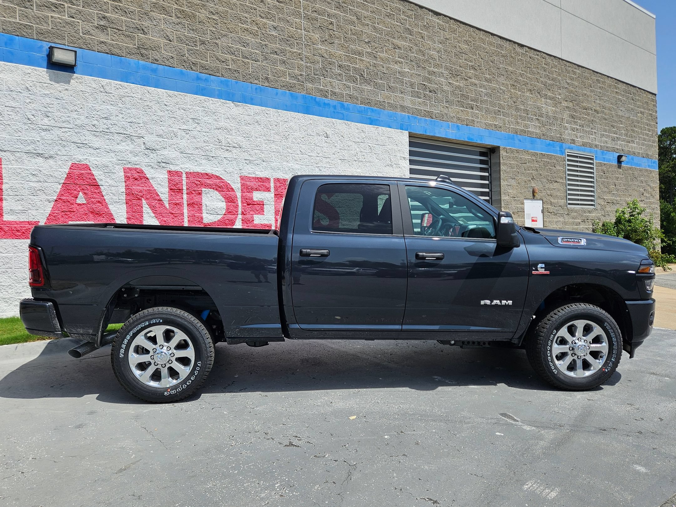 New 2026 RAM 2500 Big Horn AWD/4WD image 8