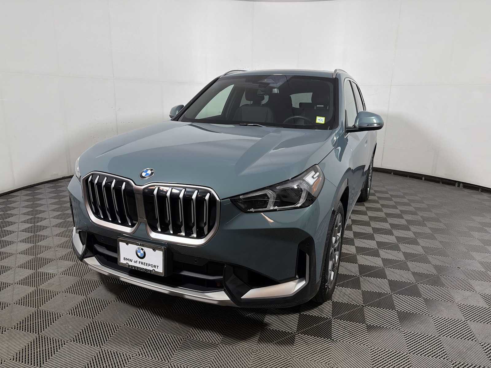 Used 2026 BMW X1 xDrive28i w/ Convenience Package AWD/4WD image 3