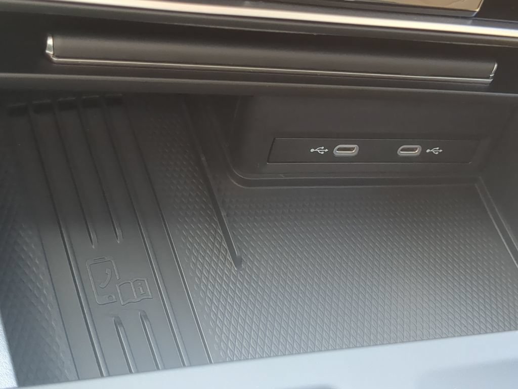 New 2026 Volkswagen Atlas Cross Sport SE FWD image 21