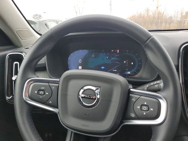 Used 2025 Volvo XC40 B5 Core image 11