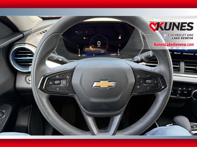 Used 2025 Chevrolet Trax LT FWD image 21