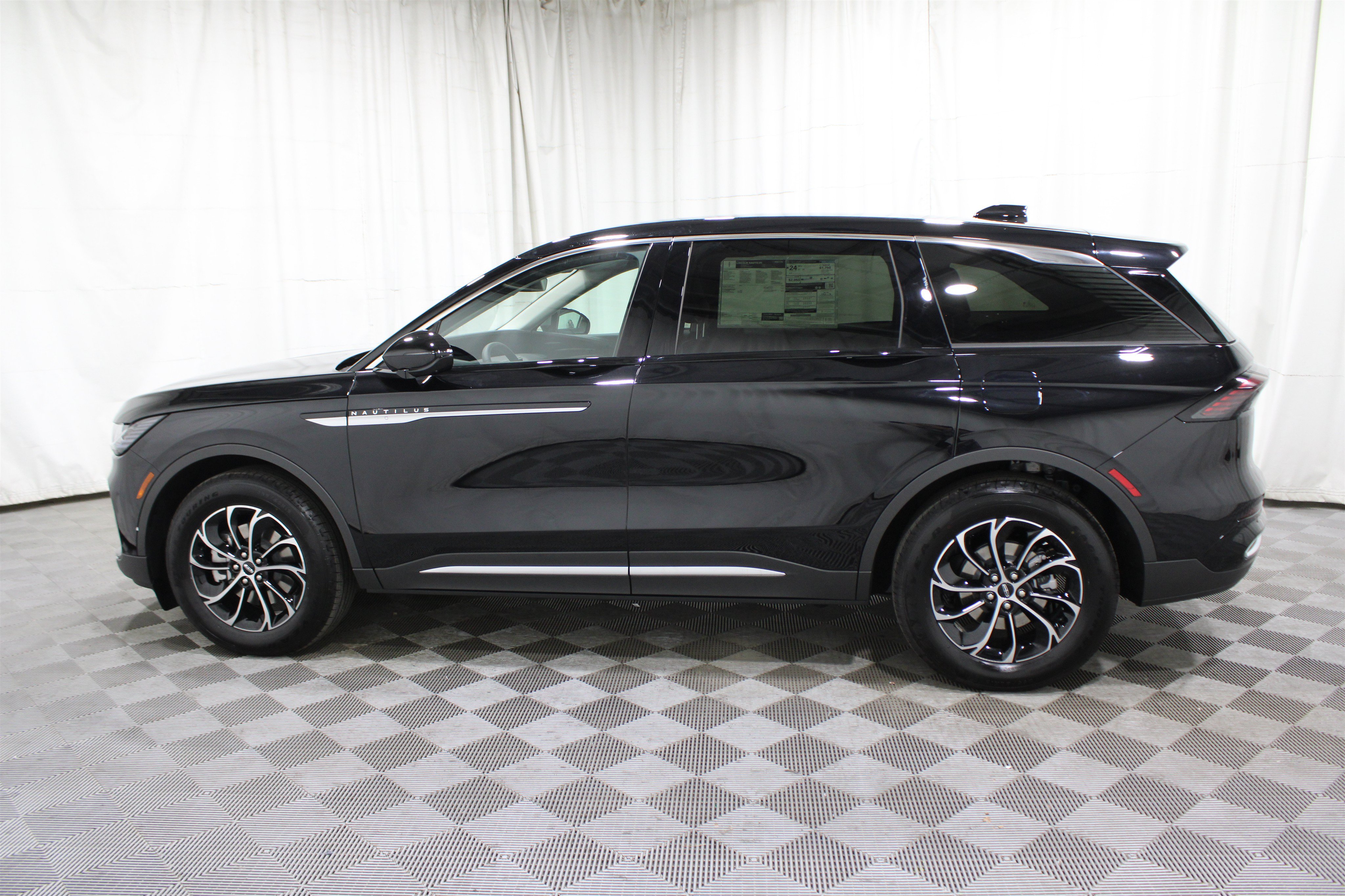 New 2026 Lincoln Nautilus Premier AWD/4WD image 34