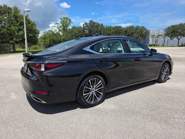 Used 2025 Lexus ES 350 w/ Premium Package FWD image 3