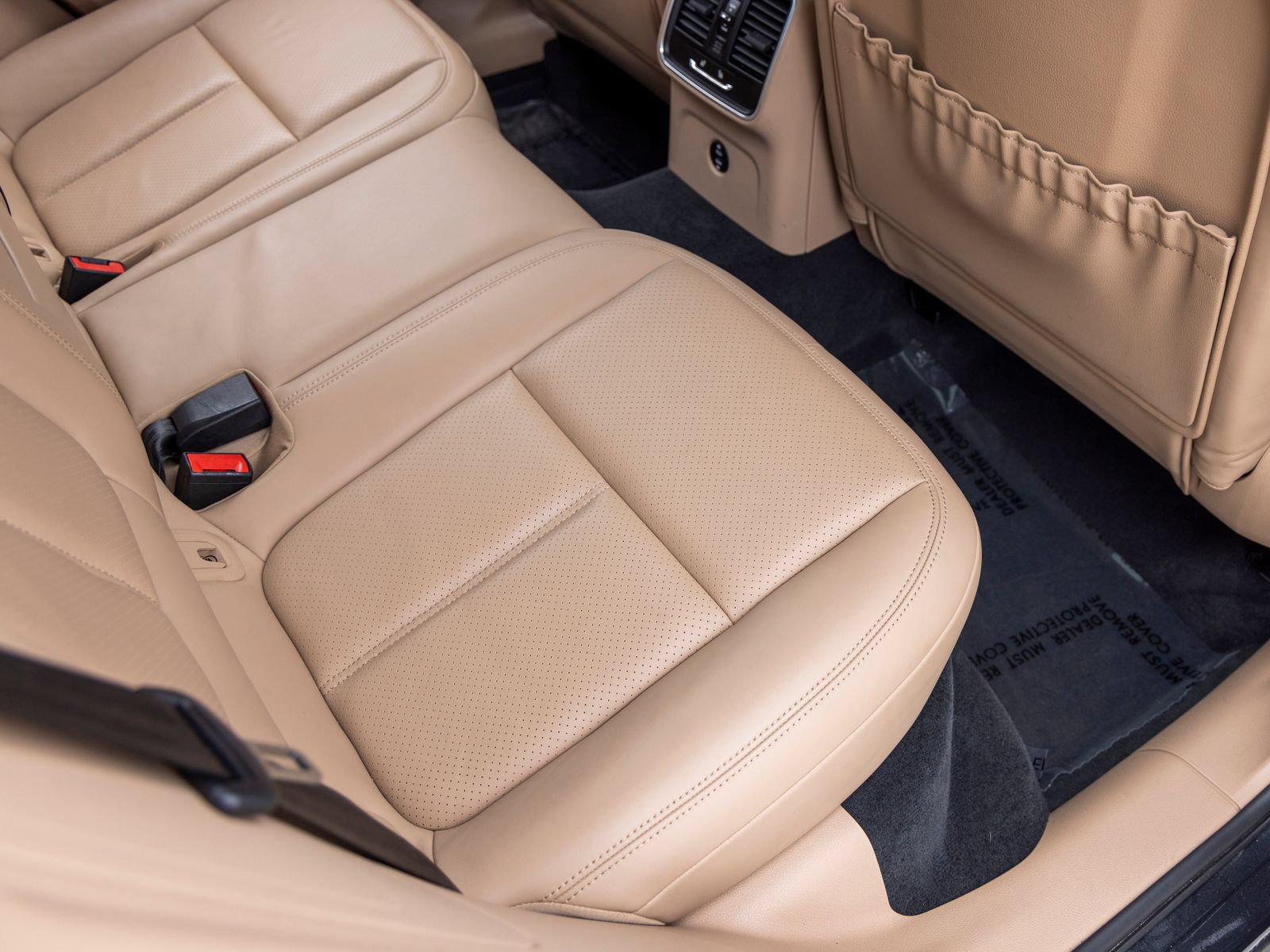 Certified 2023 Porsche Macan AWD/4WD image 56